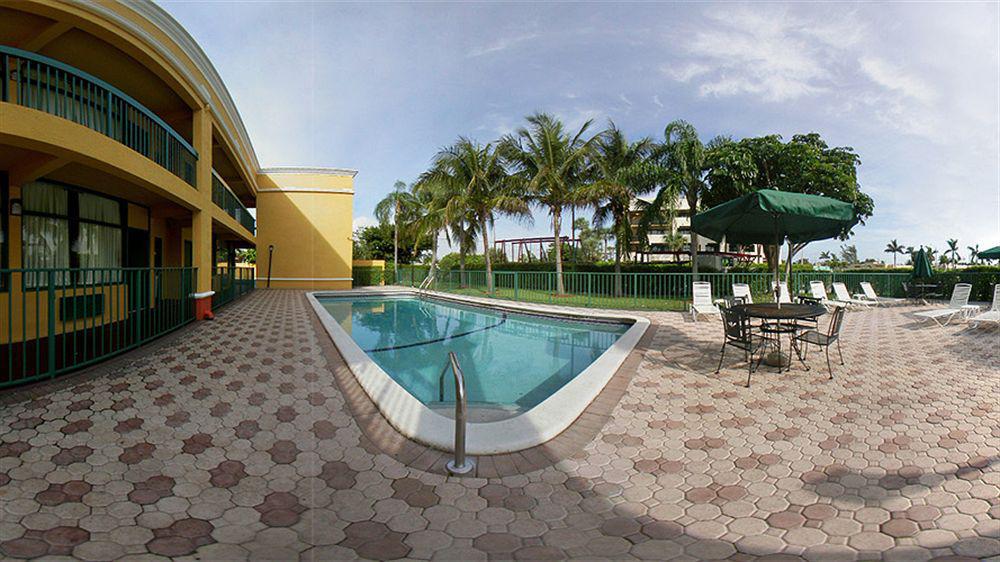 Quality Inn Boca Raton University Area Bagian luar foto